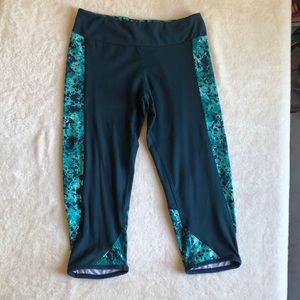 Hurley x Nike Dri fit workout crops - SM